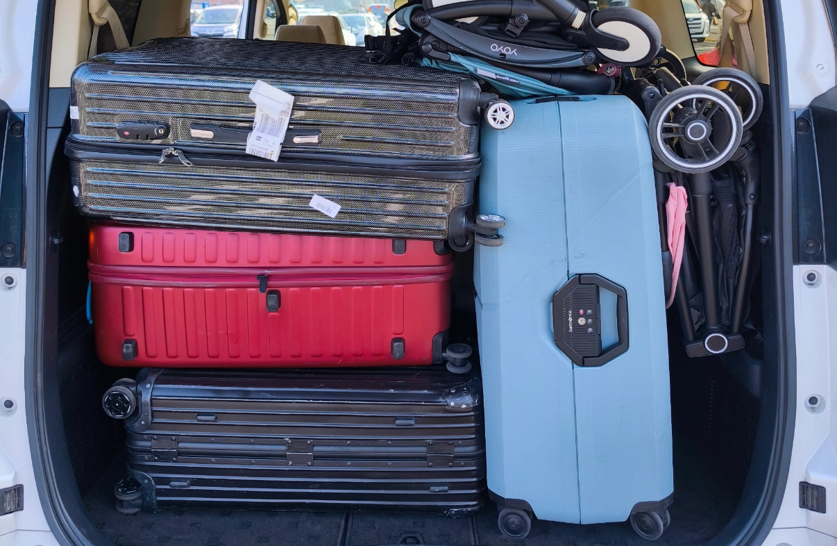 Convenient for Large Luggage